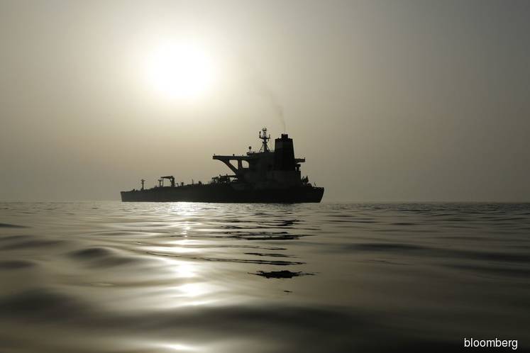 iranian crude oil tanker adrian darya   (photo by marcelo del