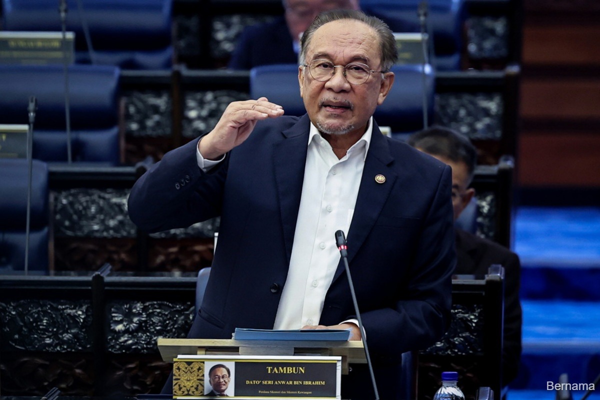 Anwar: Probe into Azam Baki may be expanded; RCI calls premature