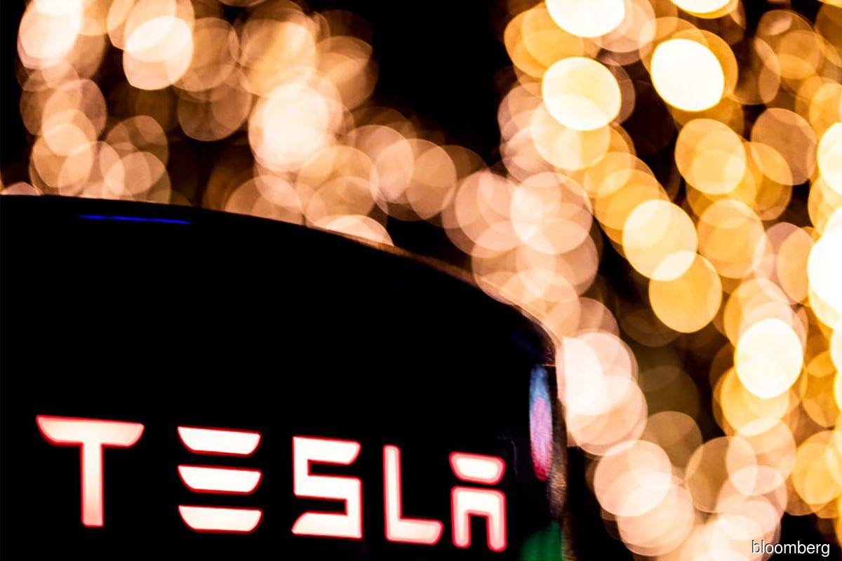 Tesla’s removal from S&P Index sparks debate about ESG ratings