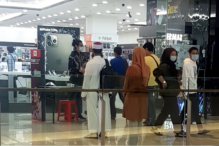 Covid-19: After videos of errant shoppers go viral, NSC sets new SOPs for retailers