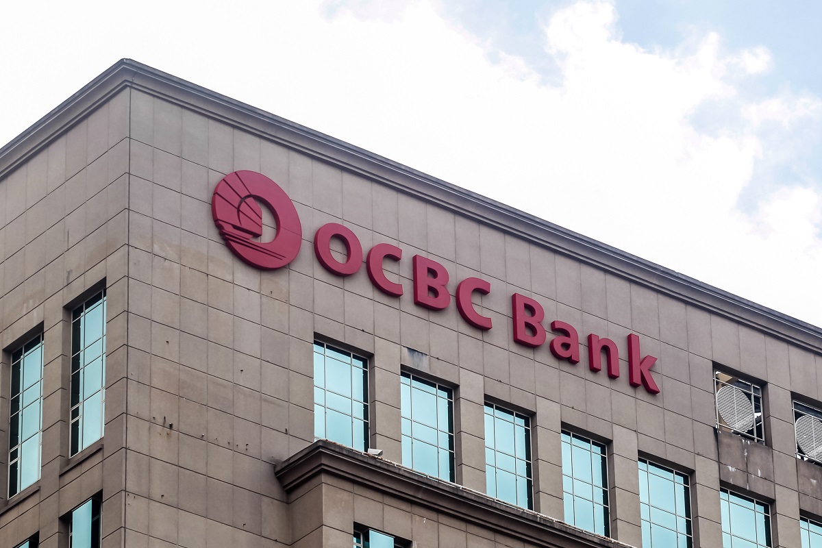 OCBC Bank, together with its Islamic banking subsidiary OCBC Al-Amin Bank Bhd (OCBC Al-Amin), today commenced the moratorium sign-up exercise for its individual, microenterprise and SME customers under the PEMULIH package. (Photo by Zahid Izzani Mohd Said/The Edge)