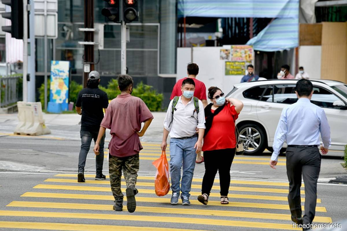 Covid New cases continue to fall to 4,979 on Oct 31, cumulative total now at 2,471,642 cases