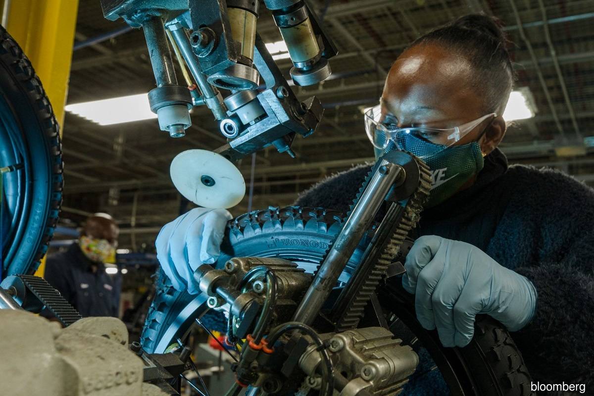 US initial jobless claims rose to highest since mid-November