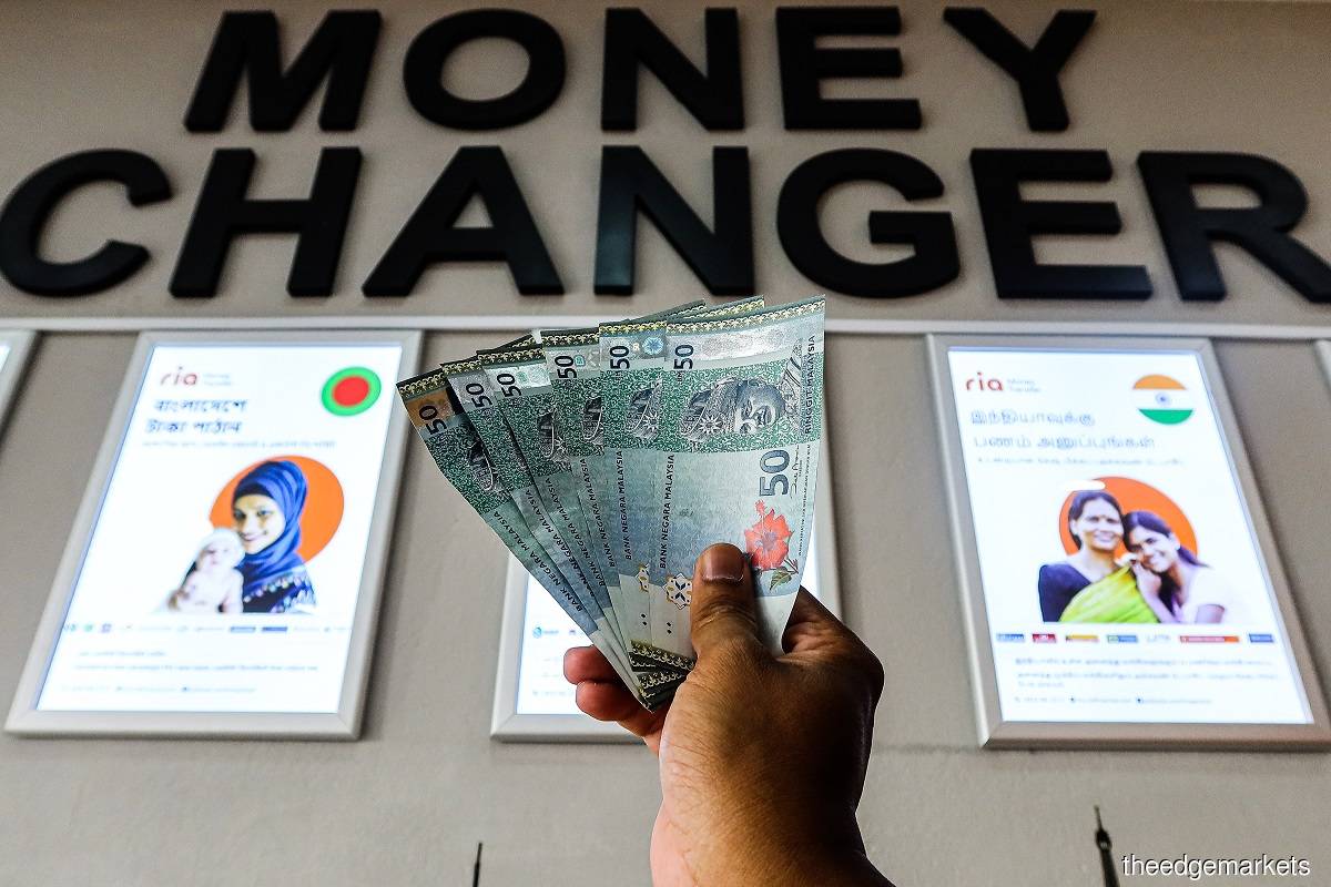 Ringgit ends lower against US dollar despite positive GDP data | KLSE ...