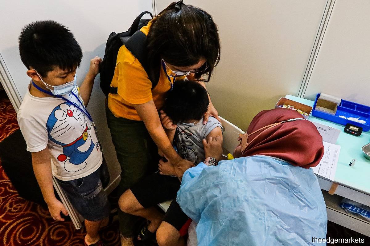 On Monday (May 9), a total of  27,286 doses of the Covid-19 vaccine were dispensed. (Photo by Zahid Izzani Mohd Said/The Edge)