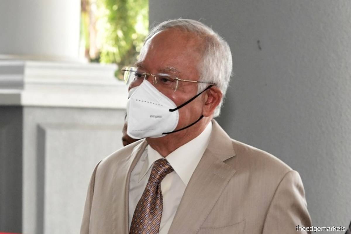 Datuk Seri Najib Abdul Razak seen at the KL Court Complex on Thursday, June 9, 2022 as he arrived for his 1MDB-Tanore trial. (Photo by Patrick Goh/The Edge)