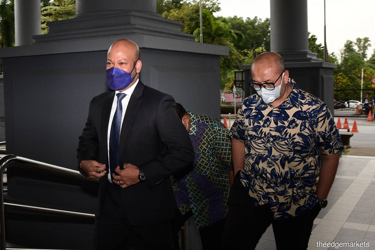 Arul Kanda (left): [But now] I know some people in 1MDB were actively suppressing information and the sharing of information. (Photo by Patrick Goh/The Edge)