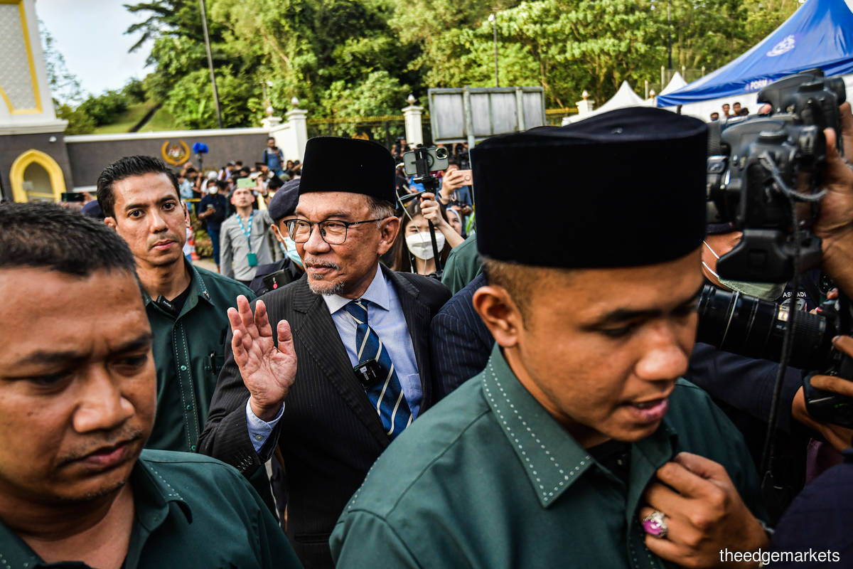 Court to decide on Jan 6 Anwar's discovery application in former ...