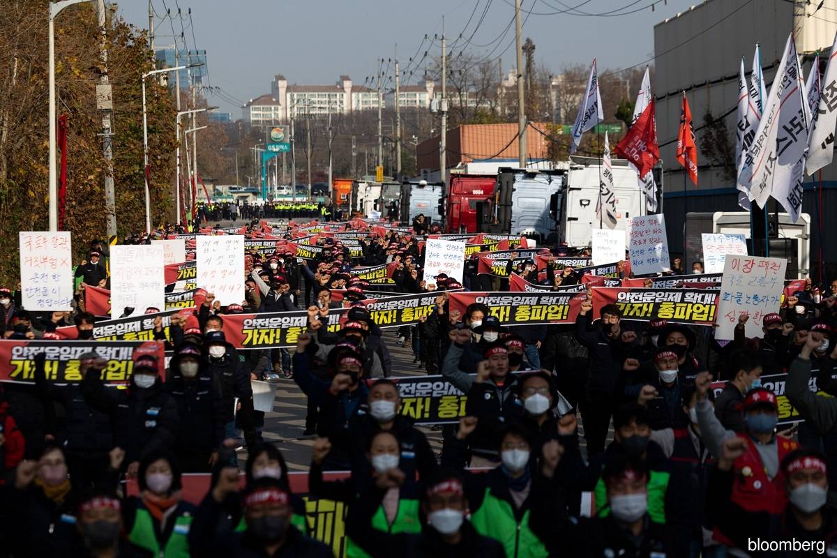South Korea may order striking truckers to return to work