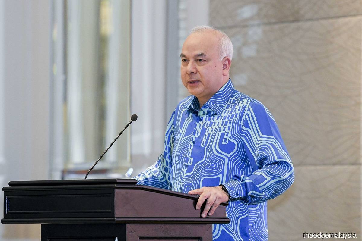 Sultan Nazrin praises late Tun Abdul Razak for his accountability ...