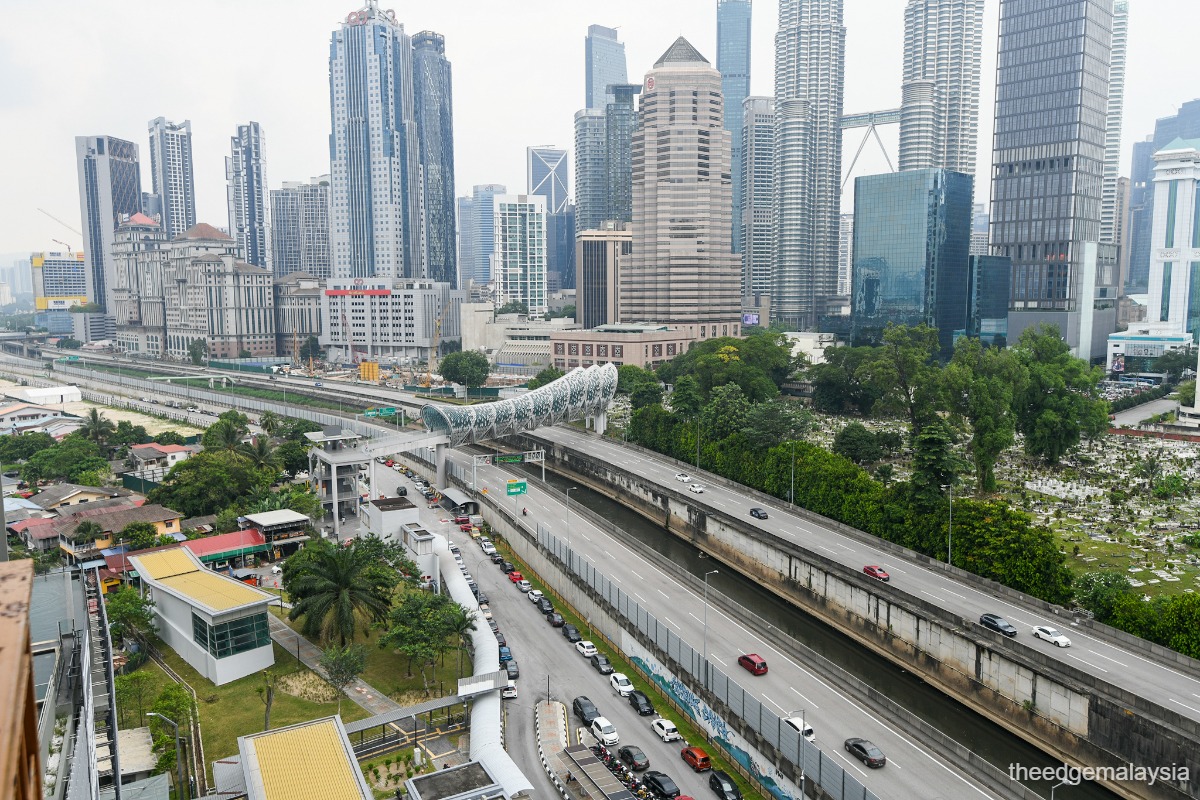 首相宣布开斋节出行折扣50%，政府损失2100万令吉