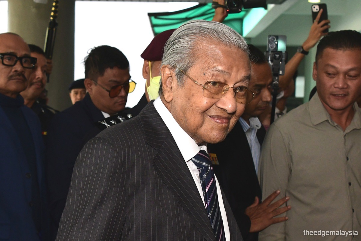 Photo: The Edge Malaysia Appellate bench adjourns Tun M’s appeal hearing to allow his lawyers to file Pulau Batu Puteh RCI findings