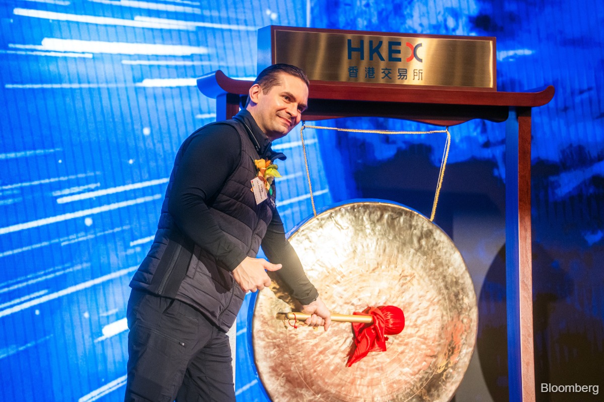 Insilico jumps 48% in Hong Kong debut after US$293 mil IPO