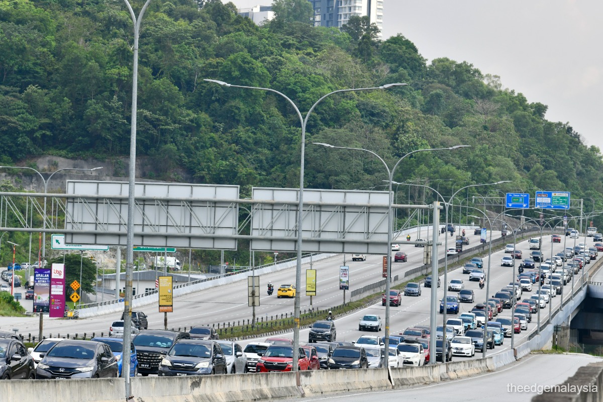 Aidilfitri: Heavy traffic on major highways out of Klang Valley