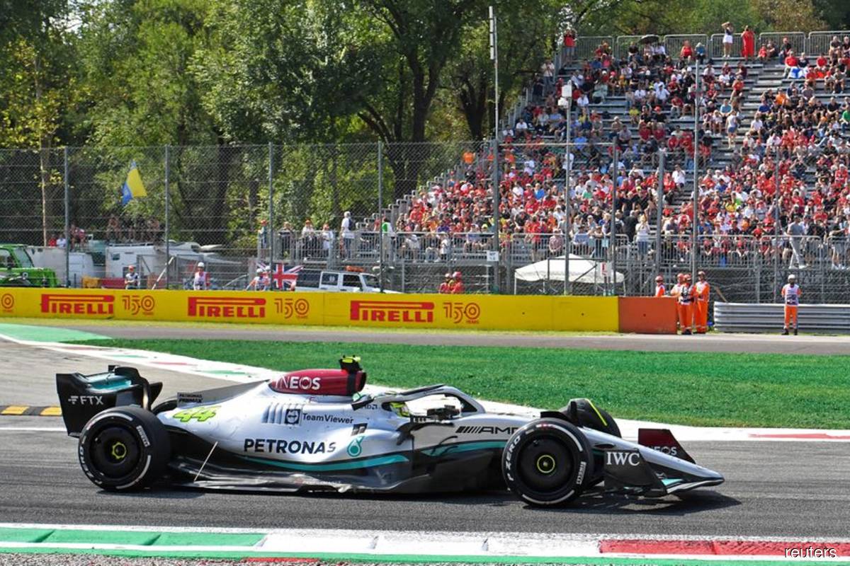 Motor racing: Petronas staying with Mercedes F1 team beyond 2026