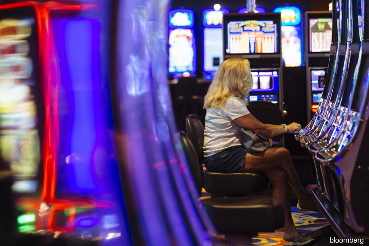 Women In Finance Are Turning To Online Poker To Boost Careers The Edge Markets