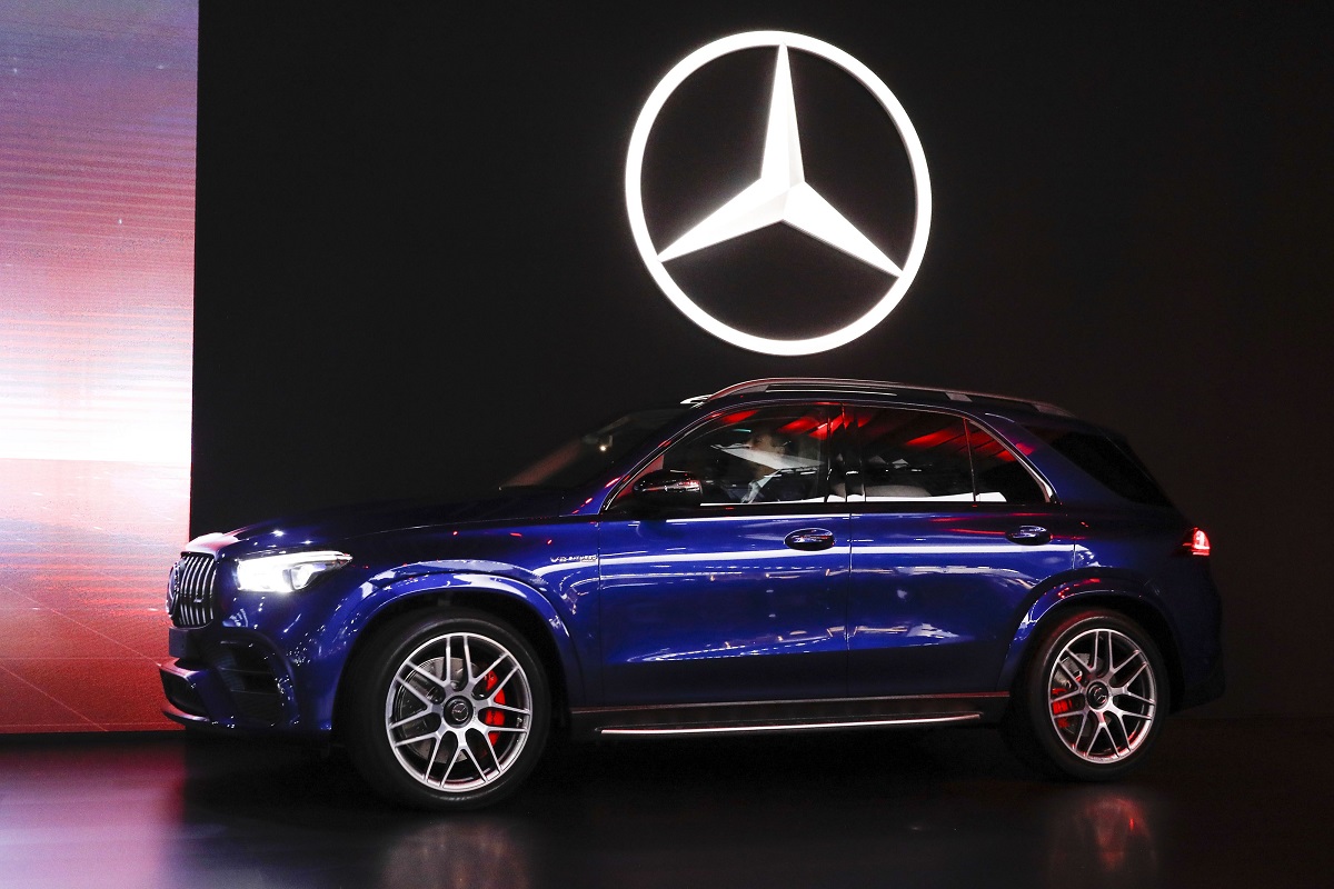 Mercedes Benz To Recall More Than 40 000 Suvs In Us Maju Saham