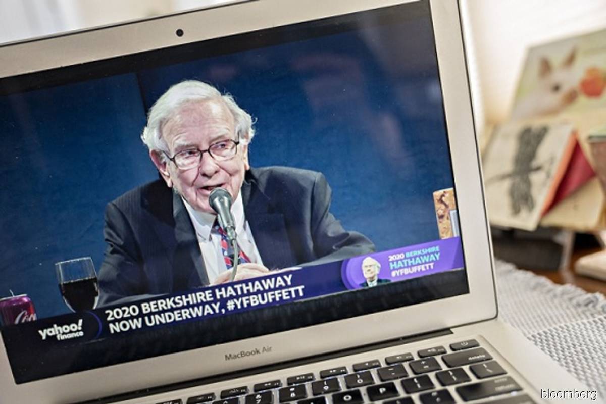 Buffett’s meeting of many mea culpas: From Apple to healthcare