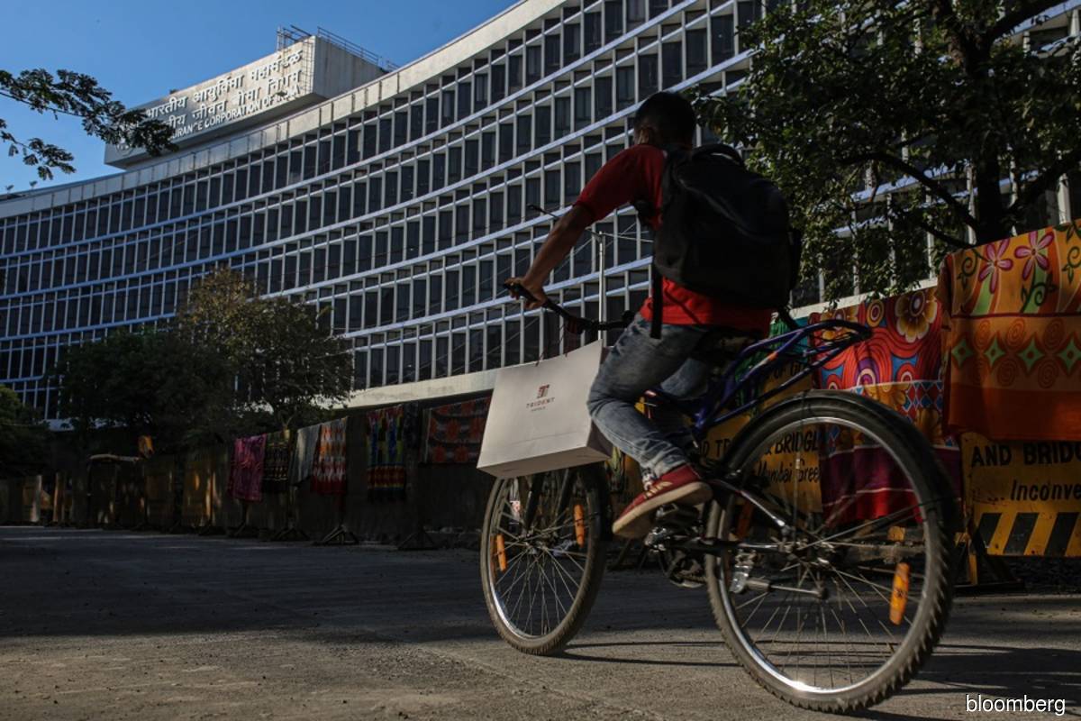 Retail-trading boom in India stays strong as foreigners flee