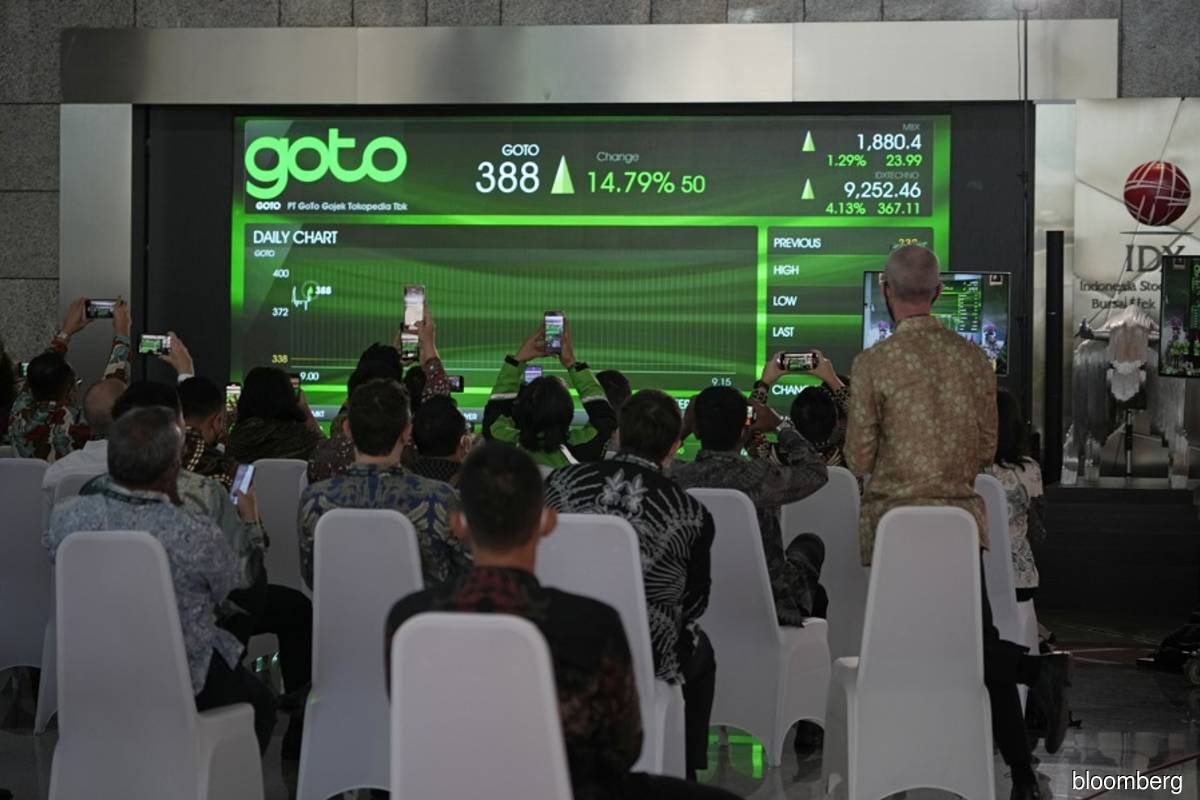 Goto Group at the lobby of the Indonesia Stock Exchange (IDX) in Jakarta, Indonesia on April 11, 2022. (Bloomberg filepix by Dimas Ardian)