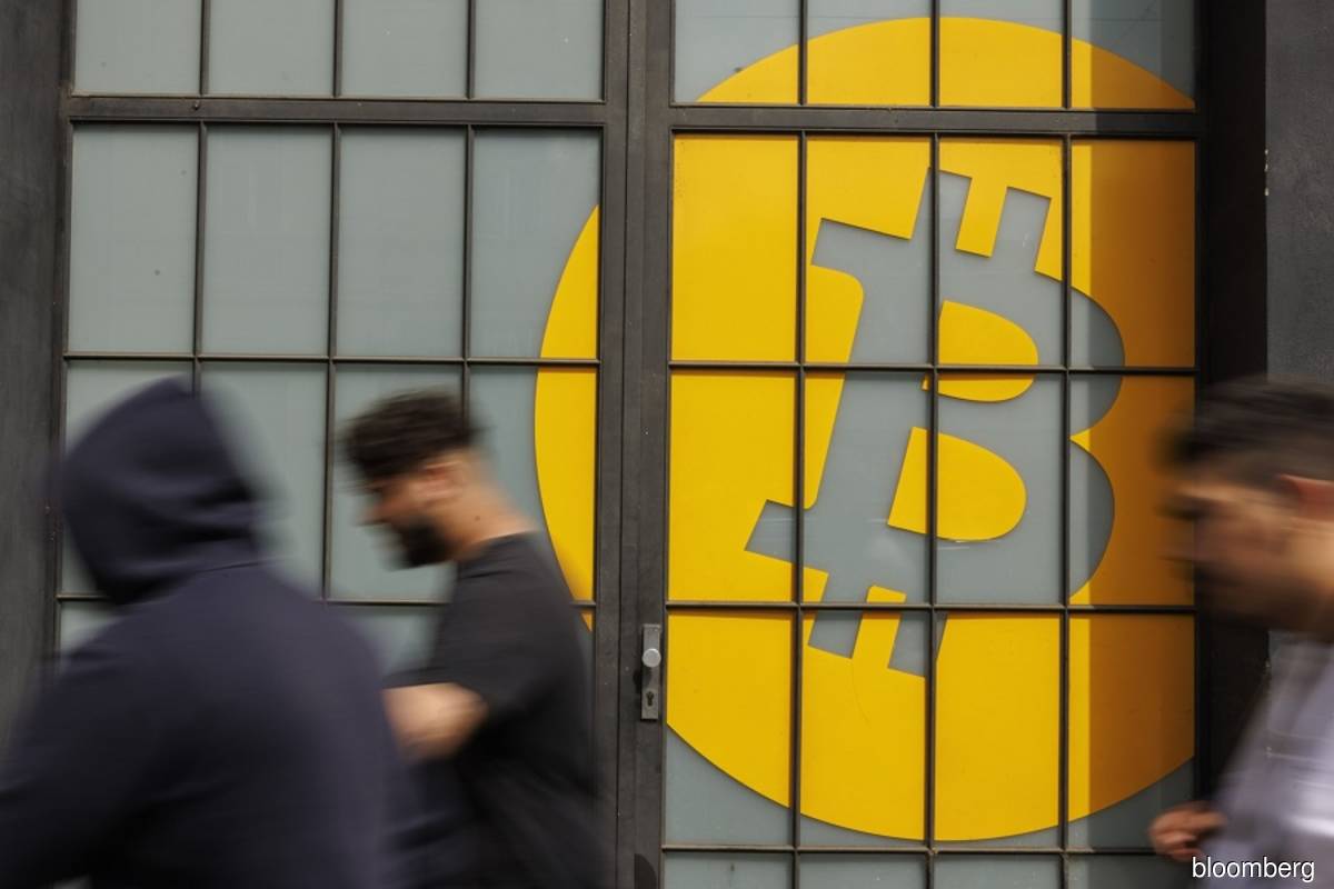 Bitcoin falls back below US$30,000 as range-bound trading persists