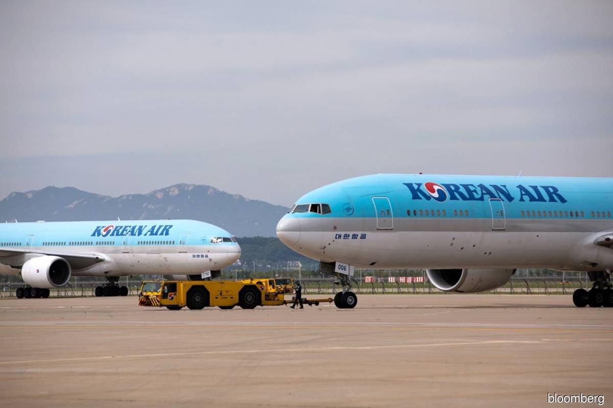 UK gives Korean Air, Asiana one week to address merger concerns