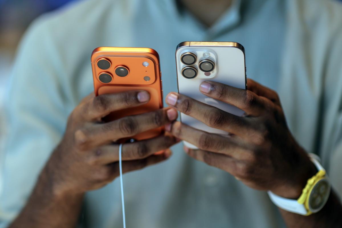 Apple&rsquo;s upbeat forecast clouded by concerns about rising costs