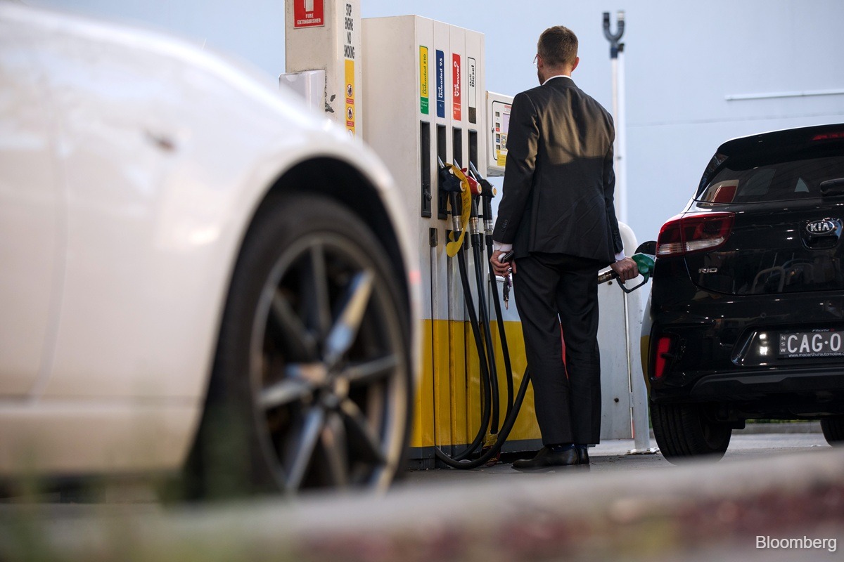Australian gasoline prices fall for first time since Iran war