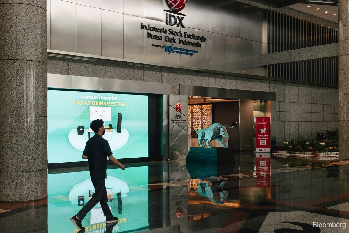 Indonesia bourse cuts its lower auto-rejection limit to 7% from 15%