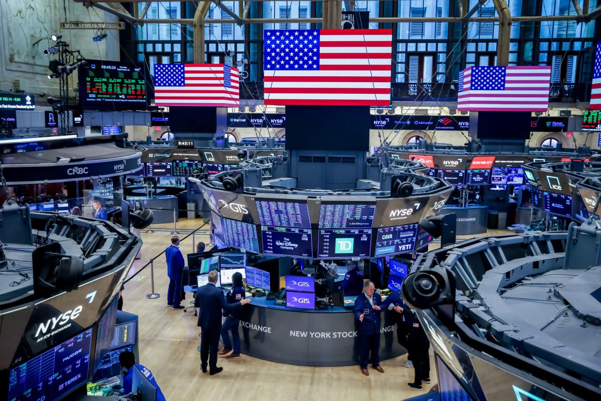 US stock futures rise ahead of busy earnings week