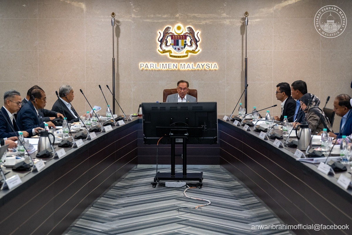 Anwar wants ministries, GLICs to assess effectiveness of PuTERA35 initiatives