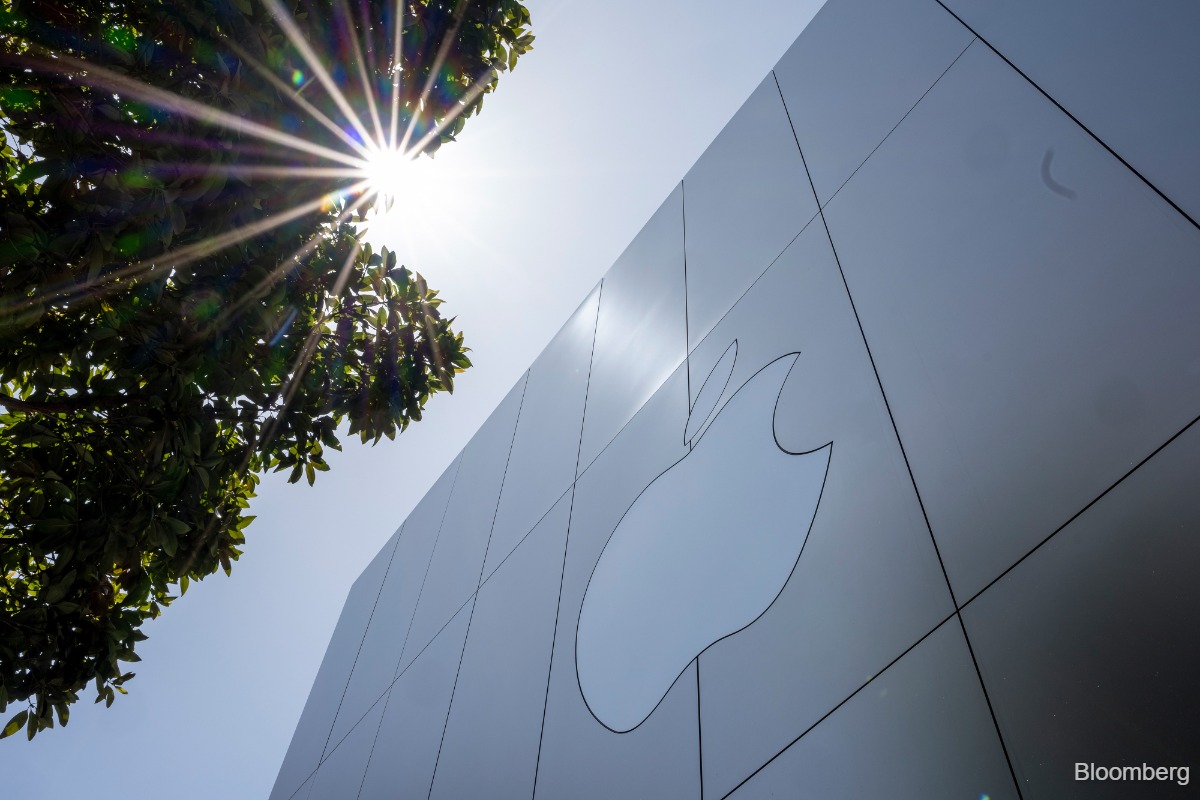 Apple exploring Intel and Samsung for main device chips