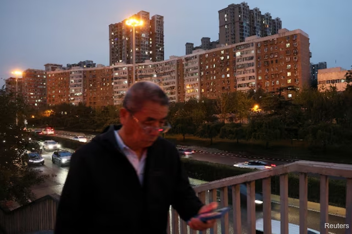 中国房价持续疲软，经济持续承压