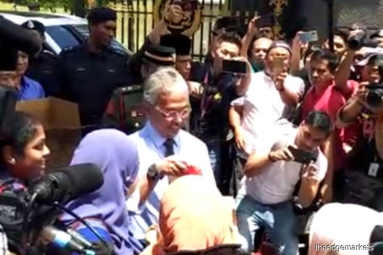 Agong Let Me Do The Duties I Hope We Will Find The Best Solution For The Country The Edge Markets