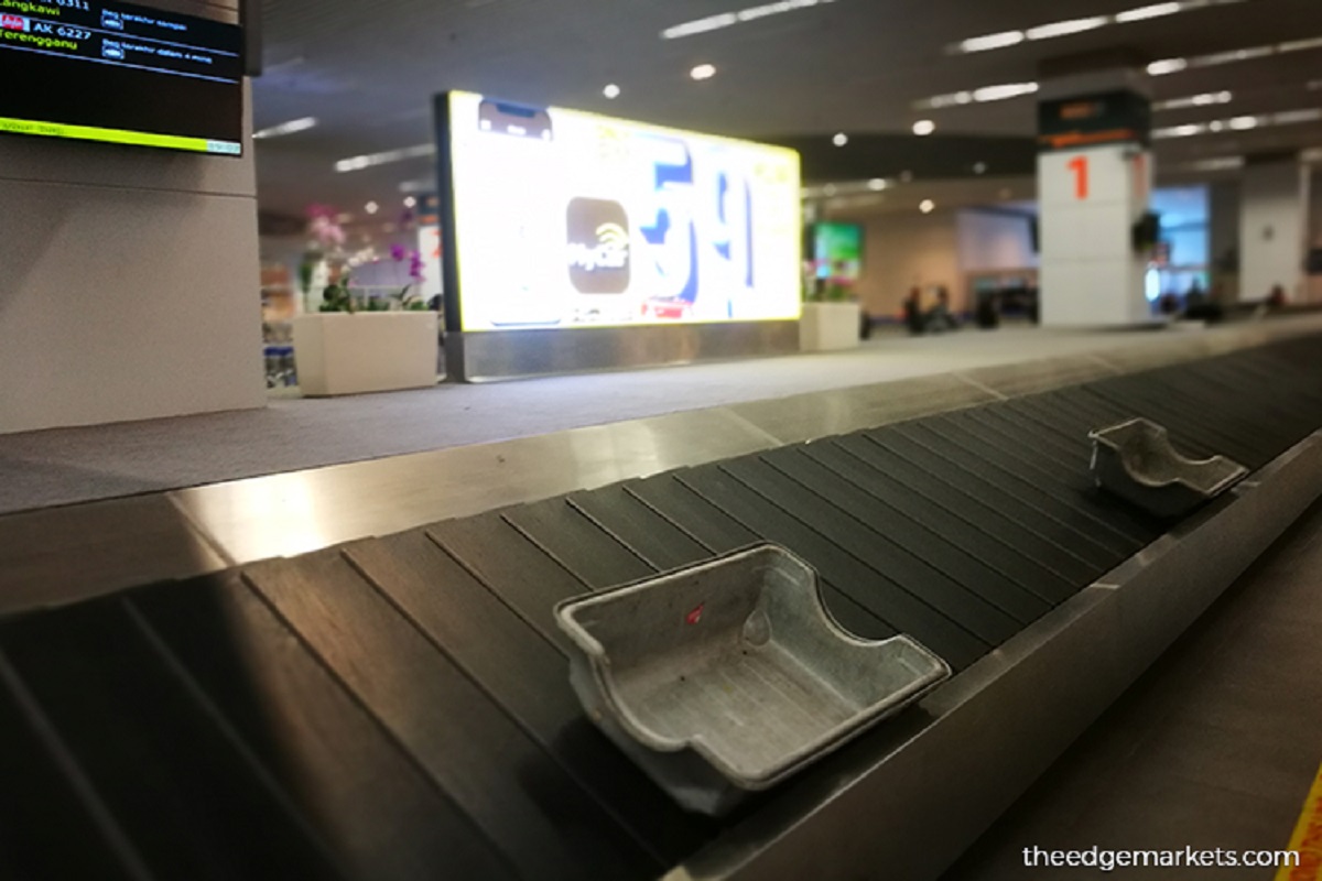 Asian airlines offer perks to keep grounded elite flyers on board