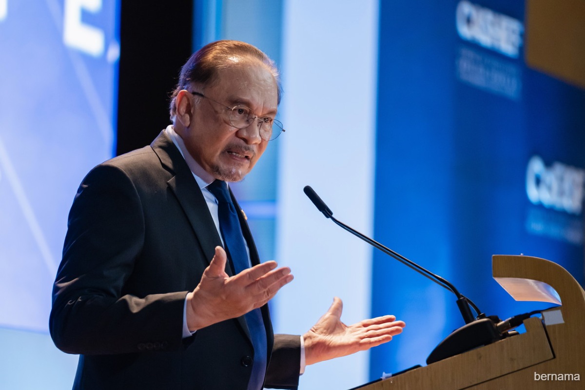 Anwar’s approval rating rises slightly as Malaysians stay focused on ...