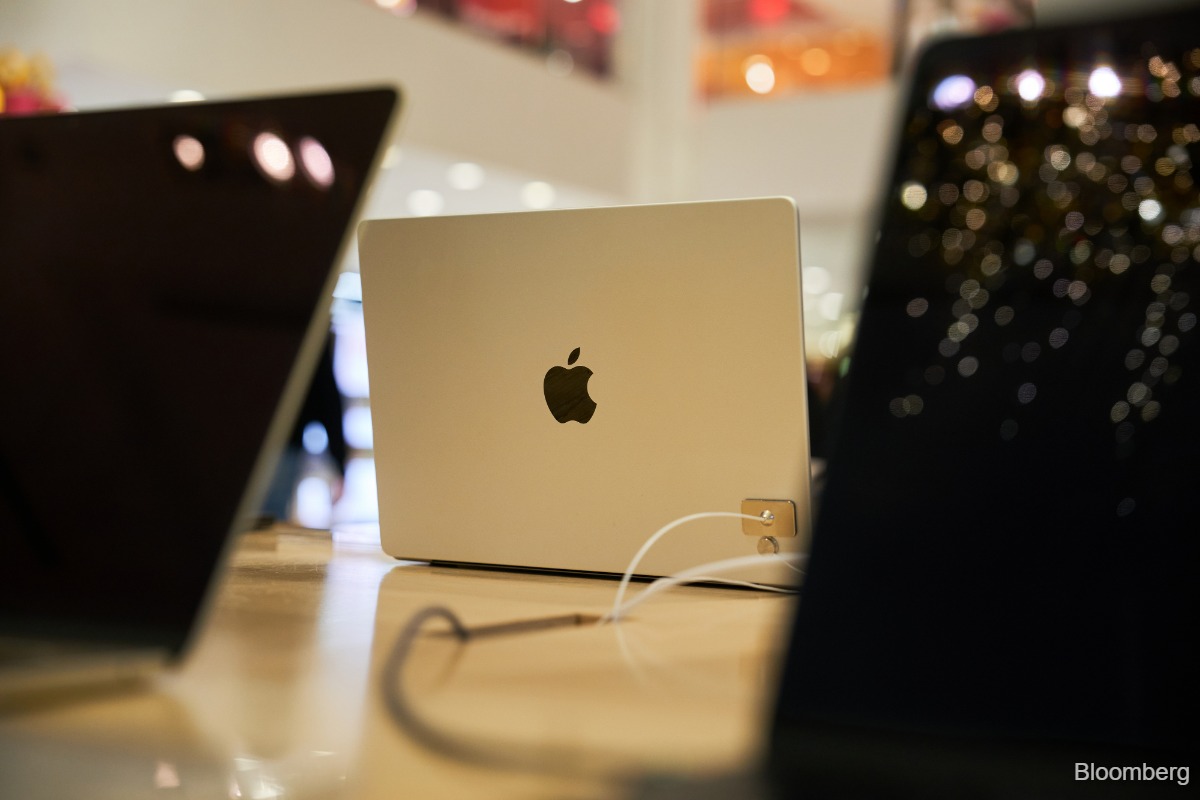 Apple raises computer prices with new MacBook Pro and Air lines