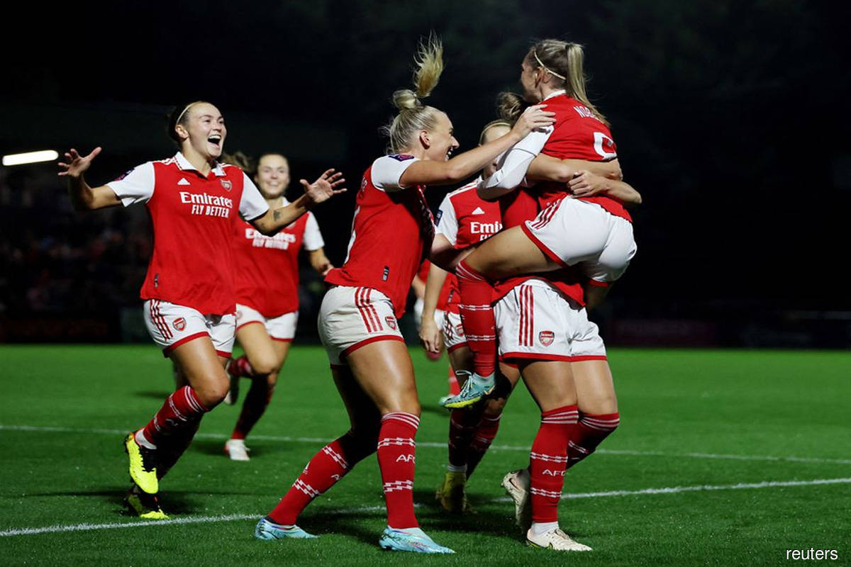 Arsenal Beat West Ham But Manchester United Go Top Of WSL | The Edge ...