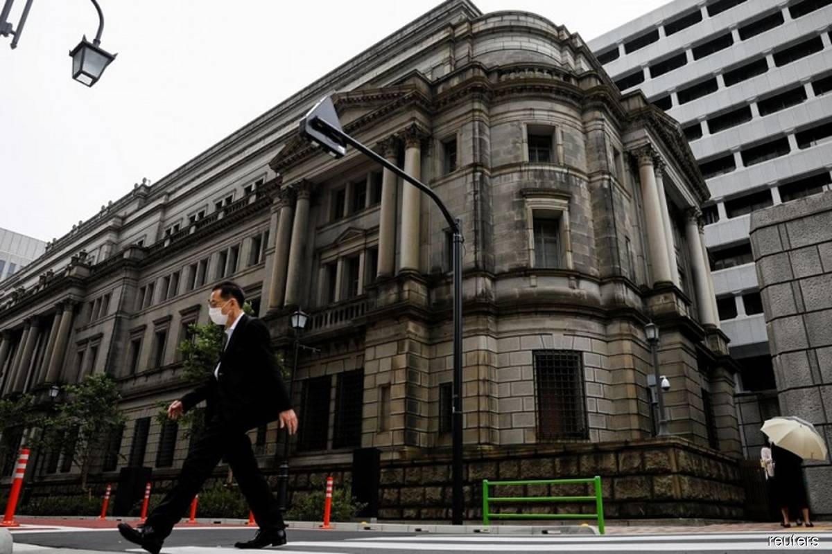 BOJ debated side effects of easy policy at March meeting