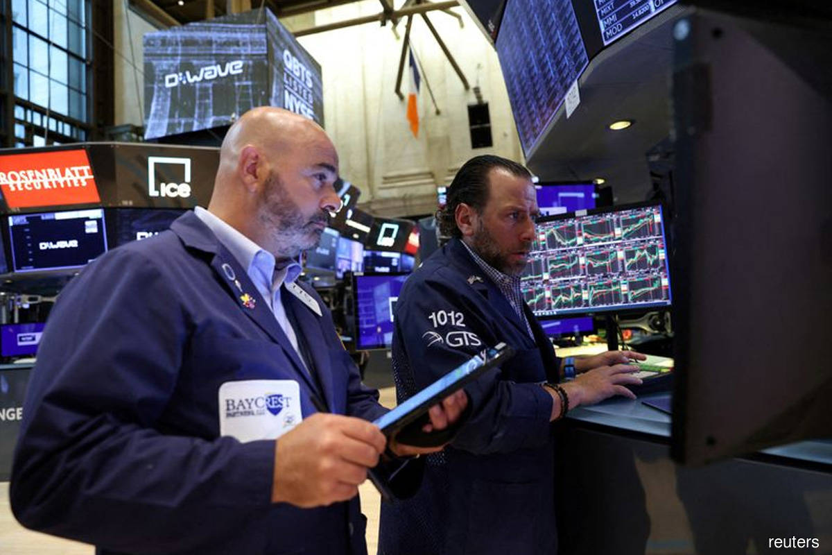 Dow, S&P 500 climb as upbeat results from Walmart, others boost optimism