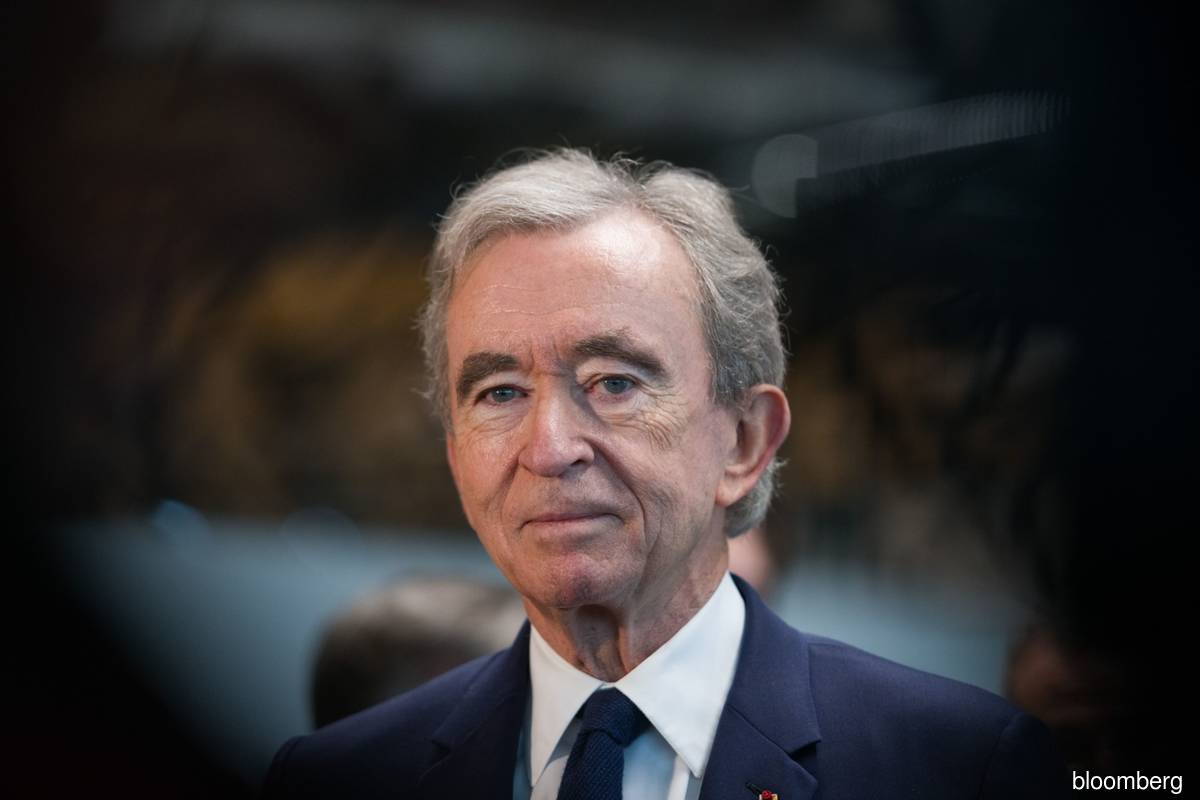 Bernard Arnault Meets With China's Minister of Commerce in Paris