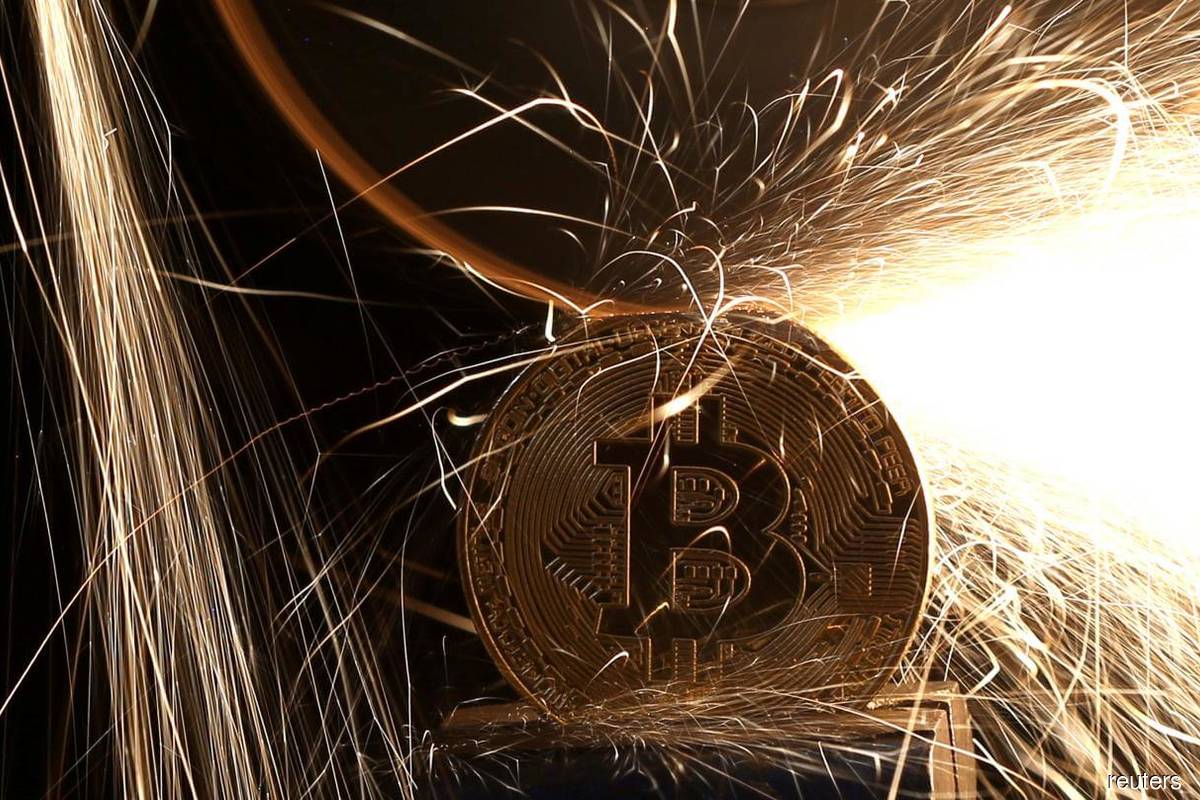 Bitcoin hits new record as crypto market cap exceeds US$3 trillion