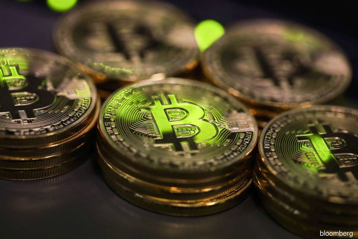 Bitcoin sinks further 70% in Standard Chartered's list of possible 2023 upsets