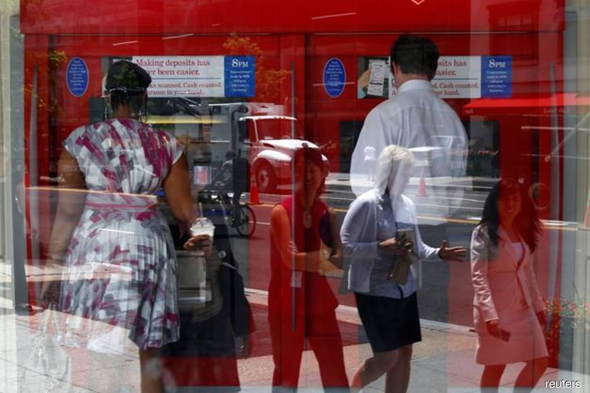 Bank of America to hand out pay hikes to junior investment bankers – memo