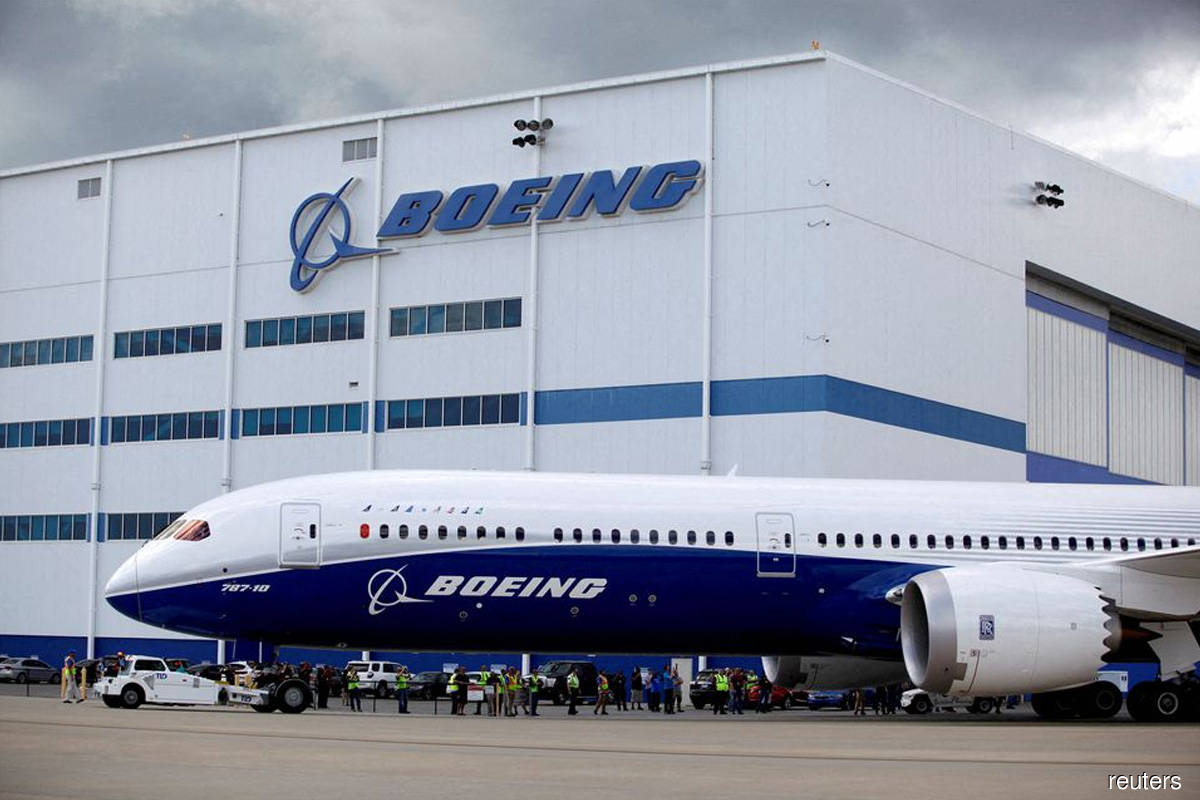 Boeing wants US FAA to OK paint fix for 787 wing peeling