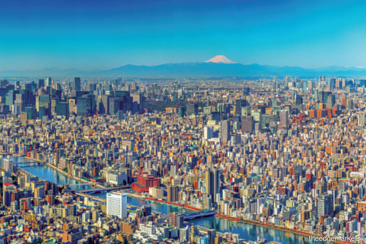 The housing (jutaku) loan financing rate in Japan has been very attractive for many years and was recently reduced to 0.3% to 0.4% a year