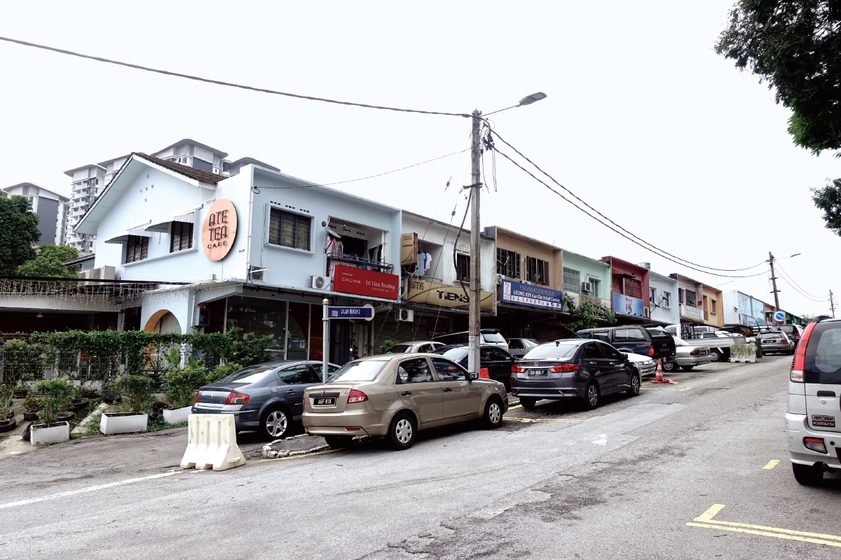 The two-storey shops in Jalan Rukun 2 and Jalan Rukun 4 in Kuchai Lama cater mainly to the residents in the neighbouring housing enclaves (Photo by Chai Yee Hoong/The Edge)