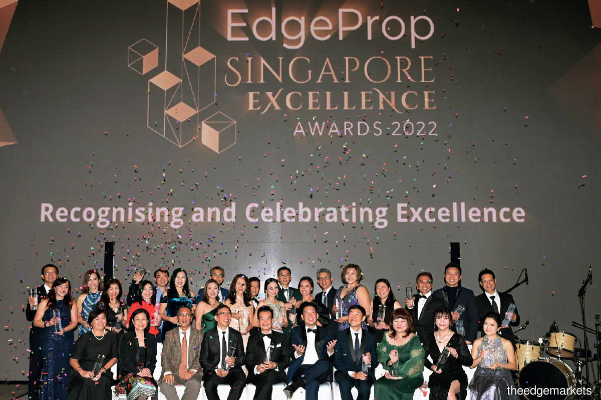 Tong (front row, sixth from left), celebrating with the EPEA winners (Photo by Edgeprop Singapore)