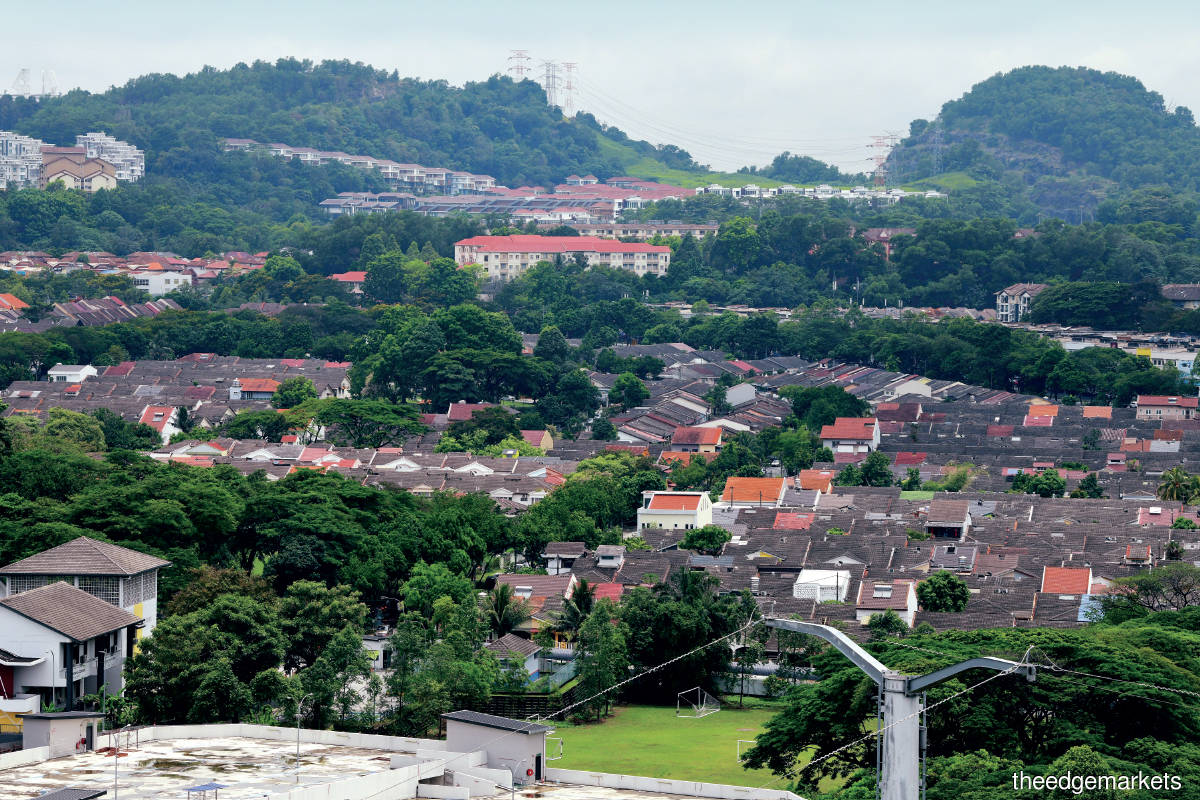 Bandar Sri Damansara offers a wide range of property types, including landed homes, high-rise residences, industrial factories and shophouses. It is considered one of the earliest township developments on the Kuala Lumpur fringe. (Photo by Patrick Goh/The Edge)