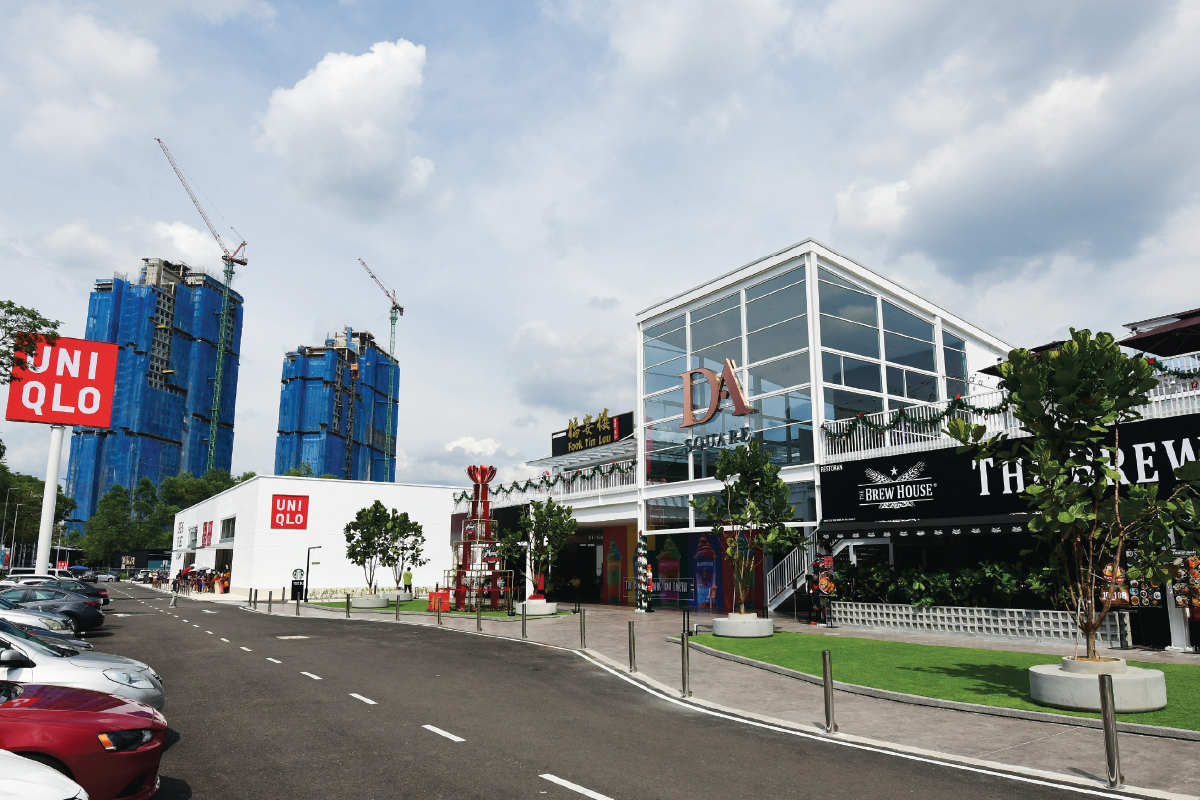 The Street at Street level - Picture of The Curve, Petaling Jaya